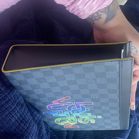 Brand New LOUIS VUITTON POCHETTE VOYAGE DAMIER GRAPHITE CANVAS (specialty item) - Picture 6 of 7